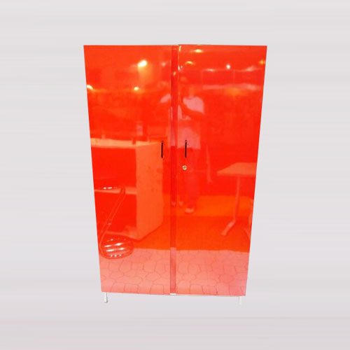 Armário formica com chave